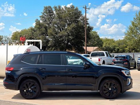 New 2024 Volkswagen Atlas SE FWD image 4