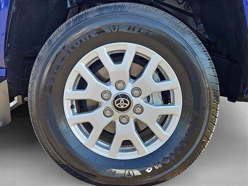 Used 2025 Toyota Tacoma SR5 AWD/4WD image 28