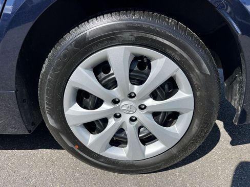 Used 2025 Toyota Corolla LE image 29