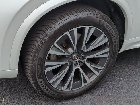 Used 2020 Volvo XC90 T5 Momentum FWD image 11