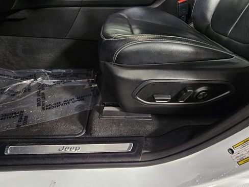 Used 2023 Jeep Grand Cherokee L Overland image 29