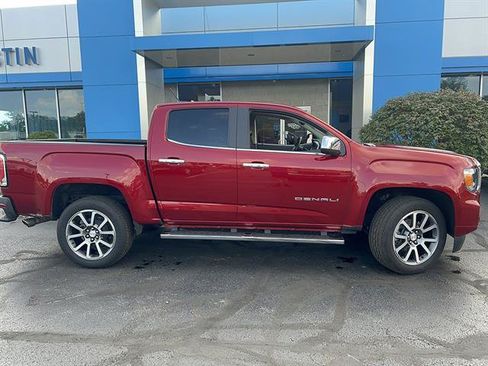 Used 2022 GMC Canyon Denali AWD/4WD image 9