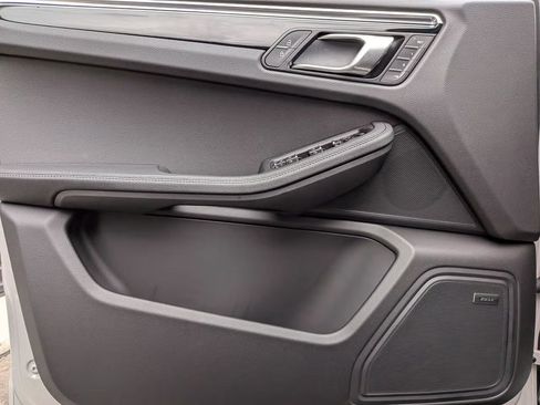 Certified 2026 Porsche Macan AWD/4WD image 14