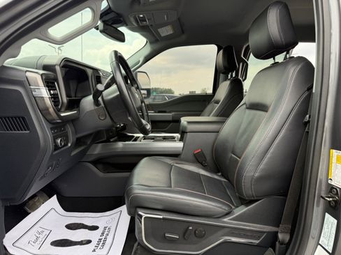 Used 2023 Ford F250 Lariat w/ Sport Appearance Package AWD/4WD image 30