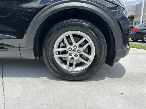 Used 2026 Ford Explorer Active RWD image 13