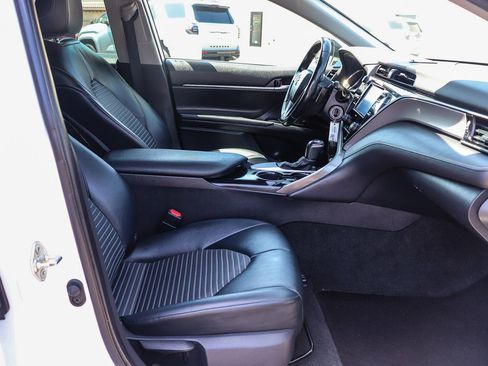 Used 2020 Toyota Camry SE FWD image 20