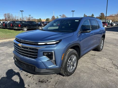 New 2026 Chevrolet Traverse LT image 3