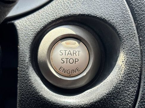 Used 2015 Nissan Juke SV AWD/4WD image 10