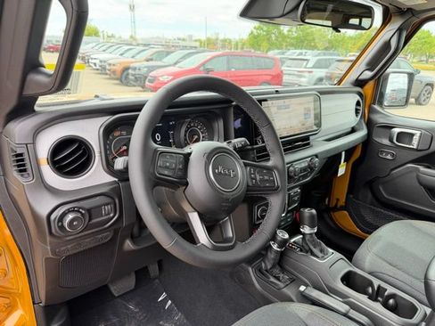 Used 2026 Jeep Wrangler Unlimited Sport AWD/4WD image 8