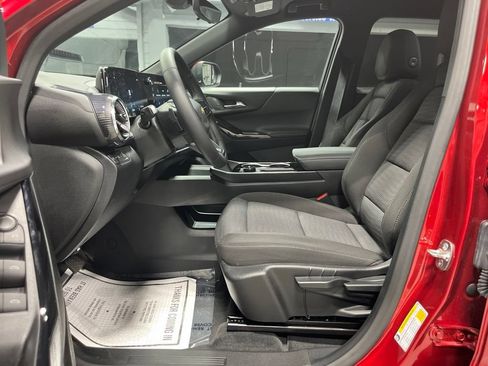 Used 2026 Chevrolet Equinox LT w/ Safety and Technology Package AWD/4WD image 12