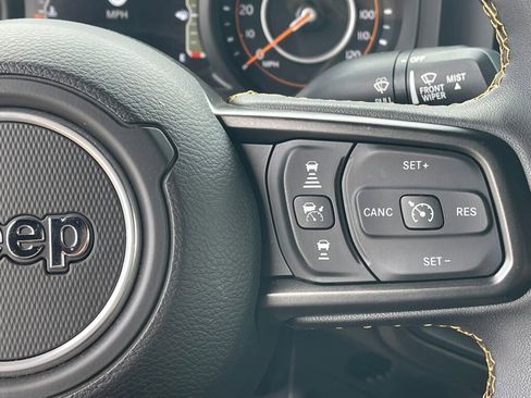 Used 2024 Jeep Gladiator Sport AWD/4WD image 19