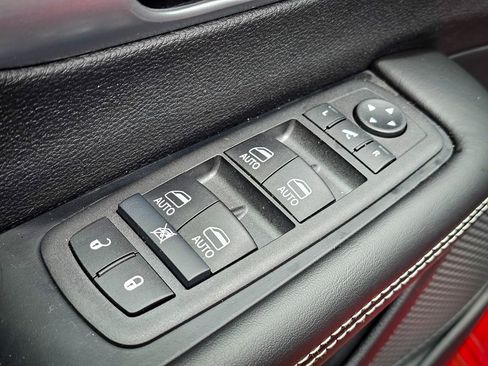 New 2026 Chrysler Pacifica Limited image 11