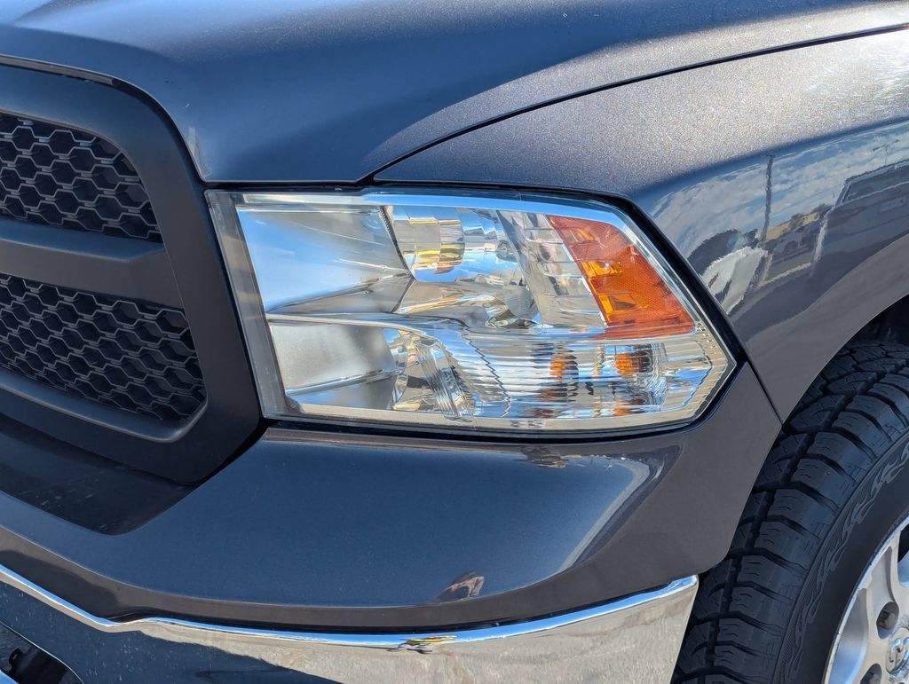 Used 2018 RAM 1500 ST w/ SXT Appearance Group AWD/4WD image 13