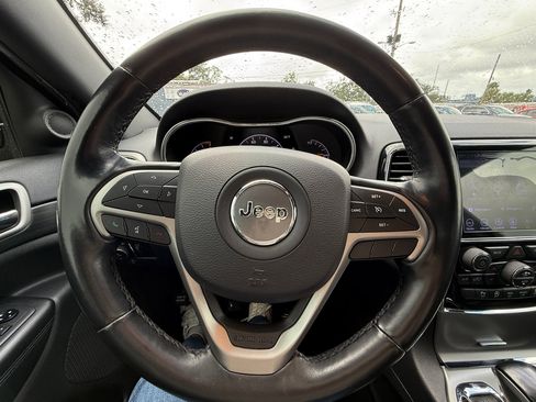 Used 2020 Jeep Grand Cherokee Altitude image 19