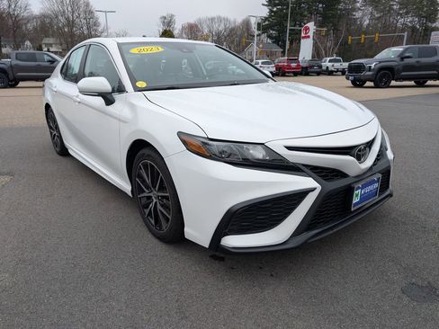 Used 2023 Toyota Camry SE image 8