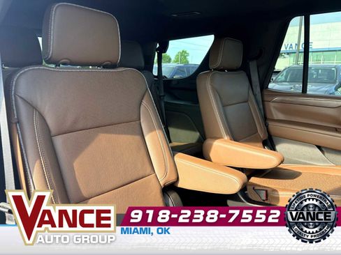 Used 2023 Chevrolet Tahoe High Country AWD/4WD image 19