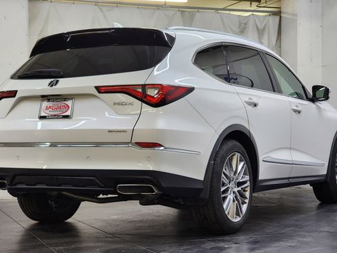 Used 2023 Acura MDX SH-AWD w/ Advance Package image 5
