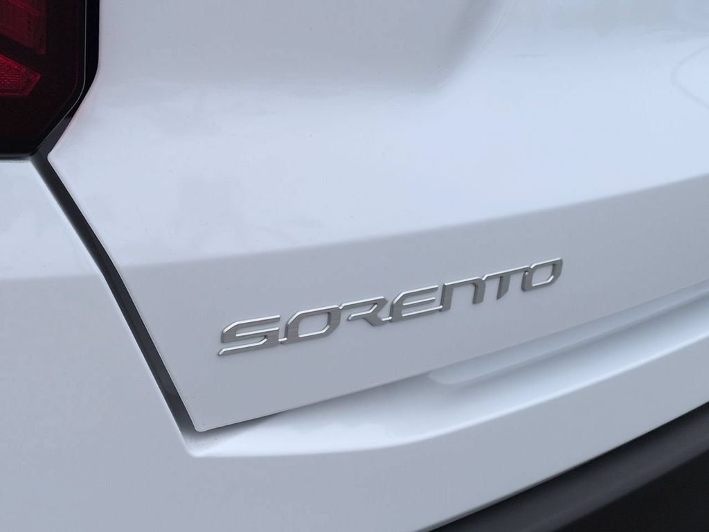 New 2026 Kia Sorento LX FWD image 33