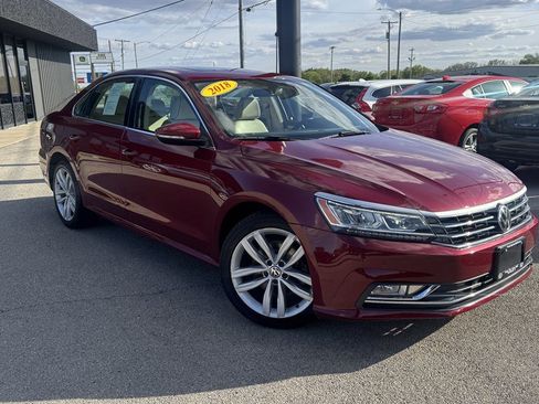Used 2018 Volkswagen Passat 2.0T SE FWD image 2