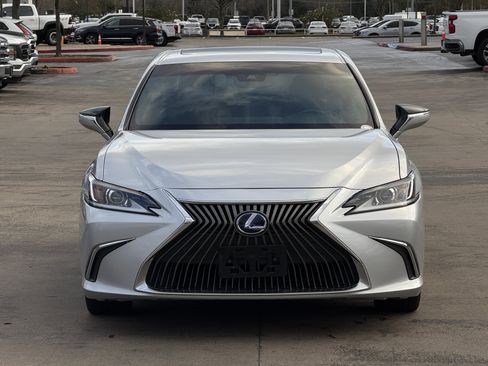 Used 2020 Lexus ES 300h w/ Premium Package image 9