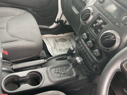 Used 2016 Jeep Wrangler Unlimited Sport image 17