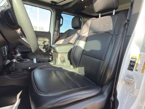Used 2024 Jeep Wrangler Sahara w/ Technology Group image 11