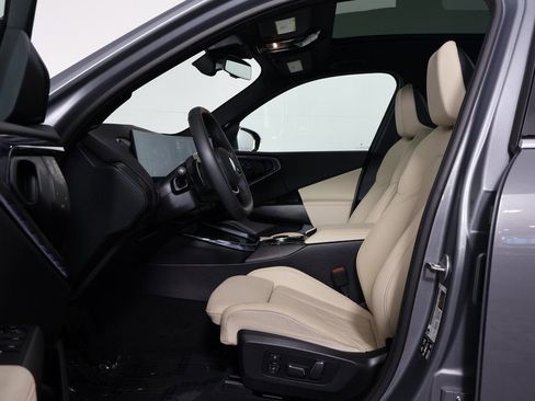 Used 2025 BMW X3 xDrive30 w/ Convenience Package AWD/4WD image 10
