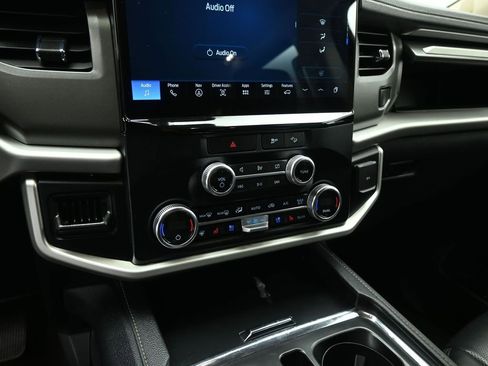 Used 2023 Ford Expedition Max XLT image 16