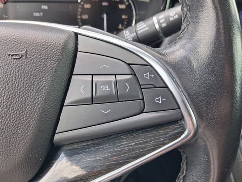 Used 2020 Cadillac XT5 Premium Luxury AWD/4WD image 16