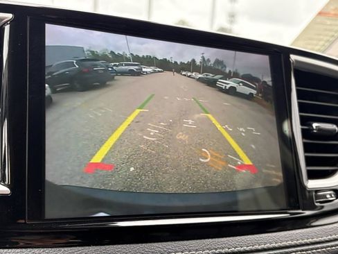 Used 2024 Chrysler Pacifica Limited FWD image 25