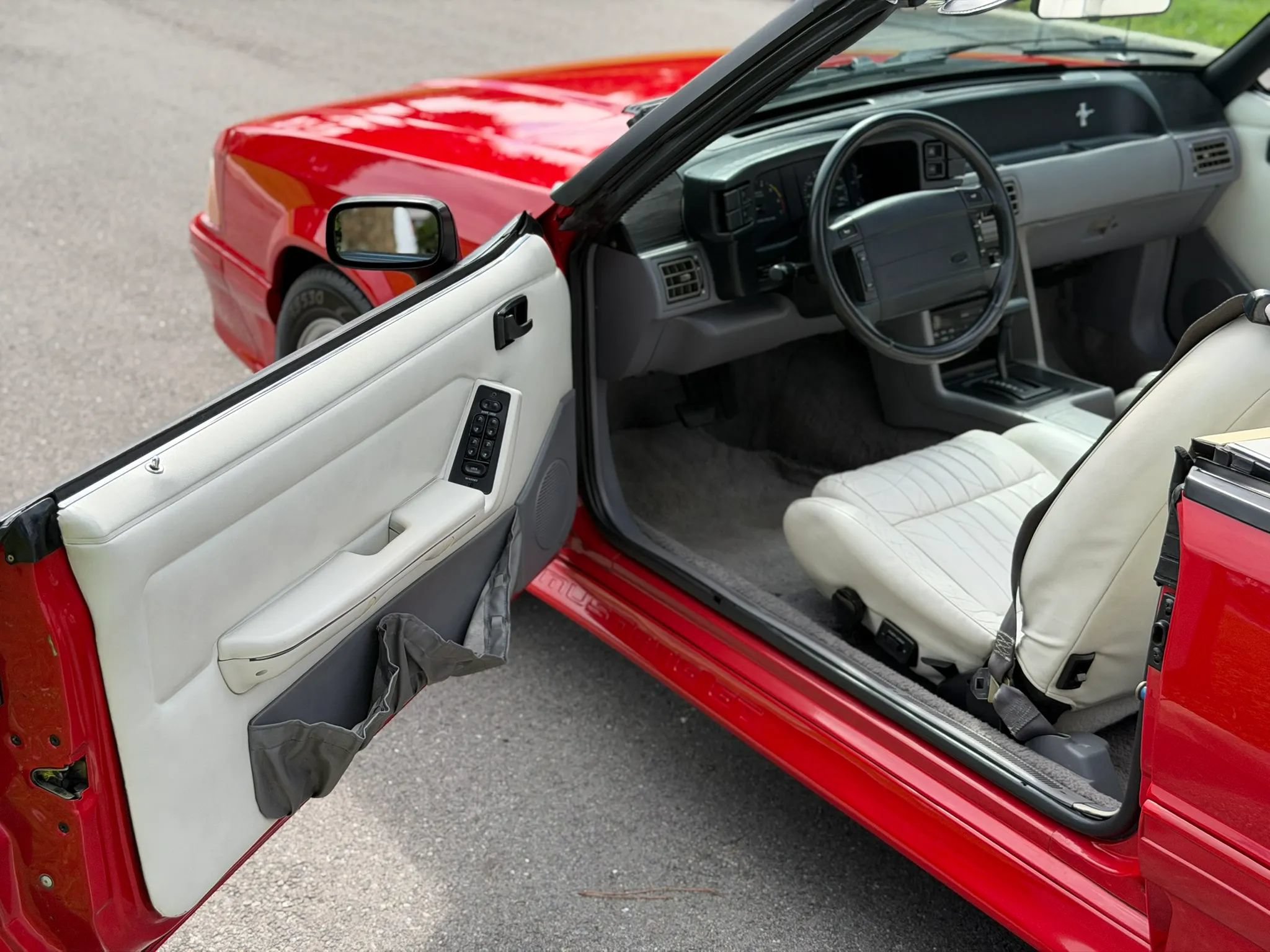 Used 1993 Ford Mustang GT RWD image 14