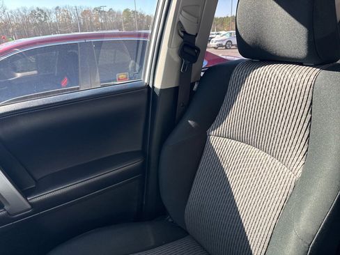 Used 2018 Toyota 4Runner SR5 image 6