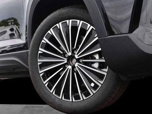 New 2026 Volkswagen Taos SE FWD image 3
