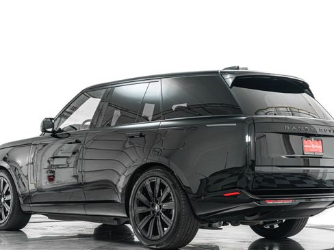 Used 2025 Land Rover Range Rover SE AWD/4WD image 36
