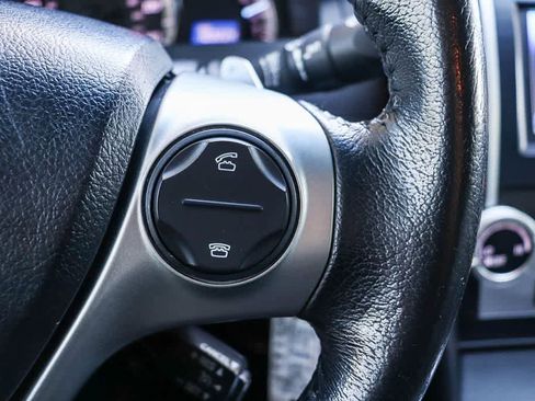 Used 2013 Toyota Camry SE image 25