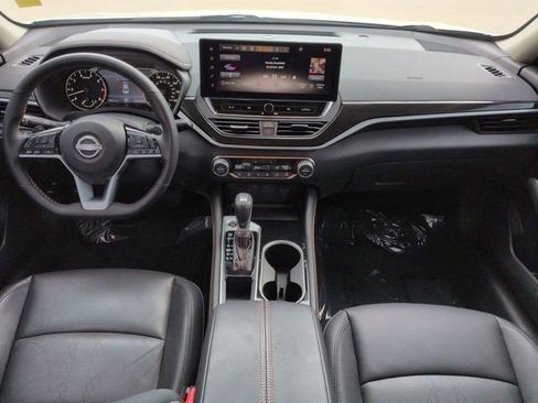 Used 2025 Nissan Altima 2.5 SR w/ SR Premium Package image 14