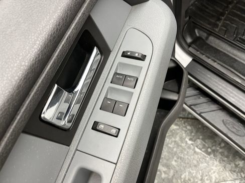 Used 2013 Ford F150 XLT w/ Mid Equipment Group AWD/4WD image 9