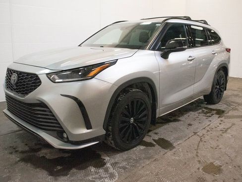 Used 2023 Toyota Highlander XSE AWD/4WD image 8