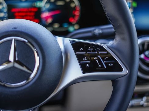 Used 2026 Mercedes-Benz GLB 250 image 20