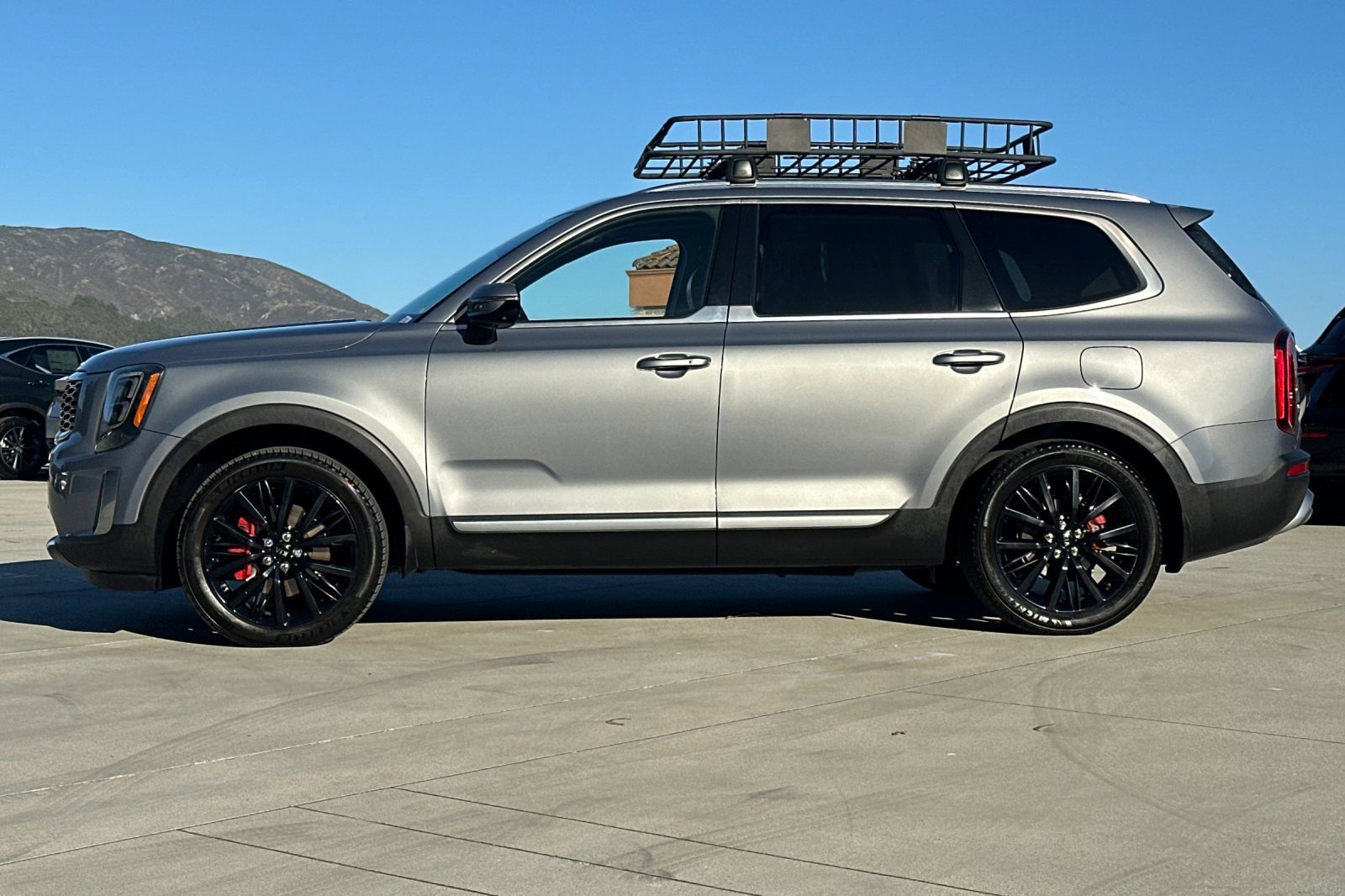 Used 2020 Kia Telluride SX w/ SX Prestige Package AWD/4WD image 2