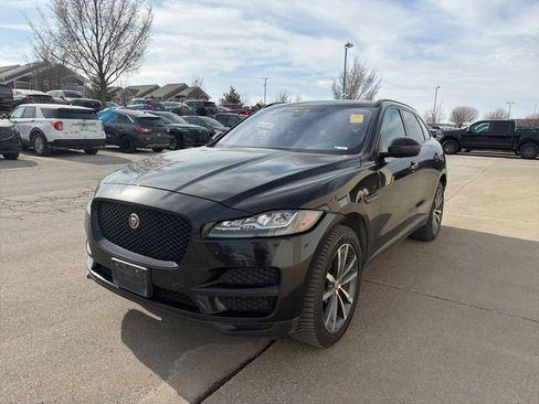 Used 2017 Jaguar F-PACE Prestige image 9