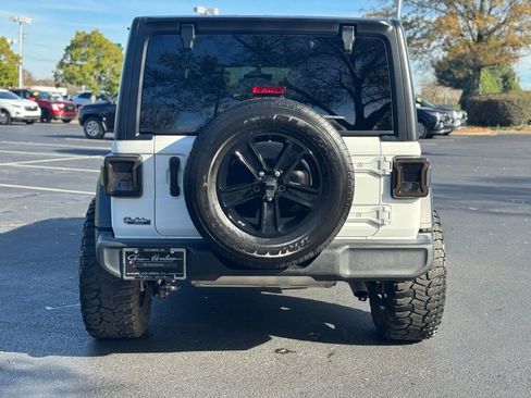 Used 2023 Jeep Wrangler Altitude image 12