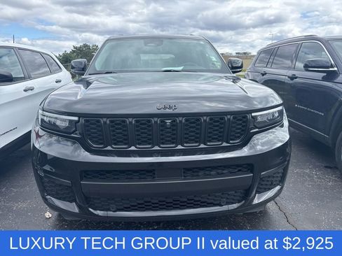 Used 2023 Jeep Grand Cherokee L Limited w/ Luxury Tech Group II AWD/4WD image 2