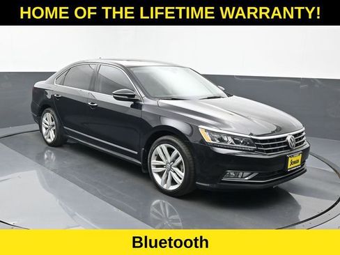 Used 2017 Volkswagen Passat 1.8T SEL Premium image 8