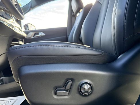 New 2026 Chrysler Pacifica Select image 12