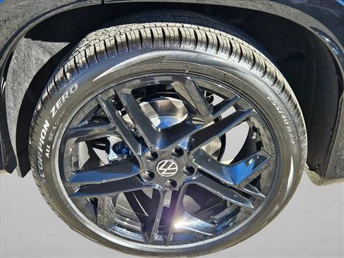 New 2026 Volkswagen Tiguan SE R-Line image 10