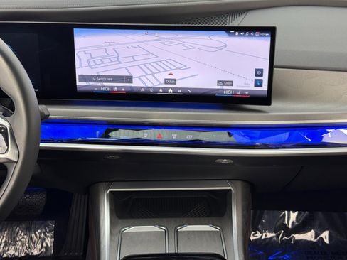Used 2023 BMW i7 xDrive60 AWD/4WD image 20