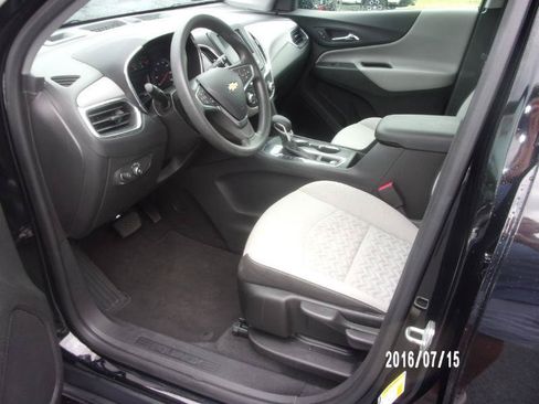 Used 2023 Chevrolet Equinox LS FWD image 7