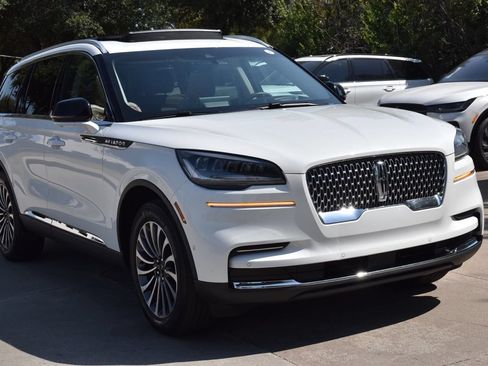 Used 2022 Lincoln Aviator Reserve w/ Equipment Group 201A AWD/4WD image 4