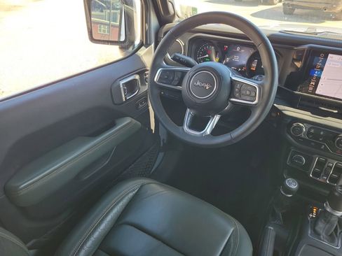 Used 2024 Jeep Wrangler High Altitude AWD/4WD image 12